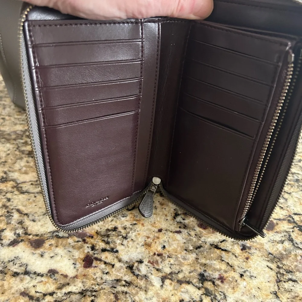 Coach Bailey Carryall - Picture 9 of 10